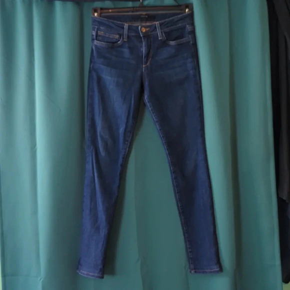 Joe's Jeans. Excellent Condition. Size 26. - Picture 3 of 9